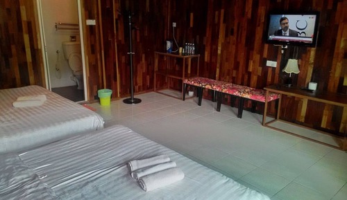 Deluxe Family Suite