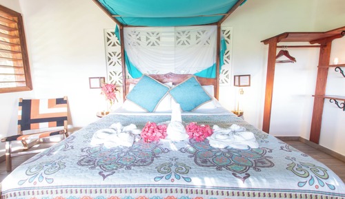 Basic Cabin, 1 Queen Bed, Terrace, Lake View