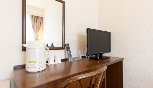 Double Room, Smoking