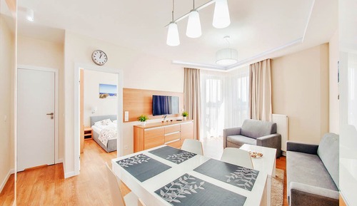 Apartment (19A)