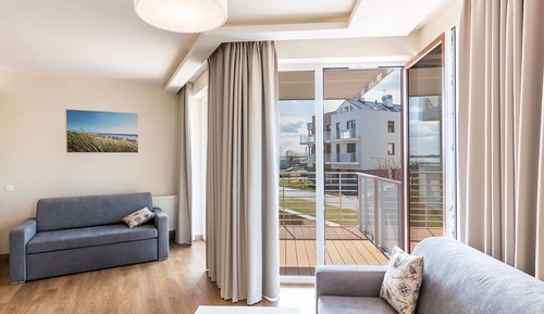 Studio Suite (10B)