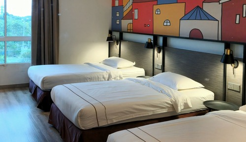 Triple Room