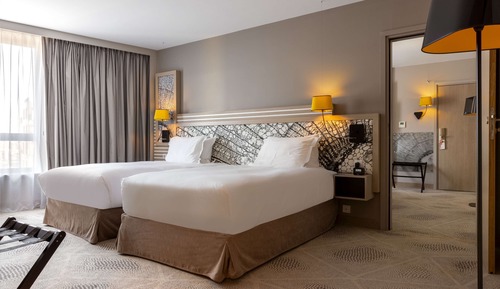 Family Room, 1 King Bed