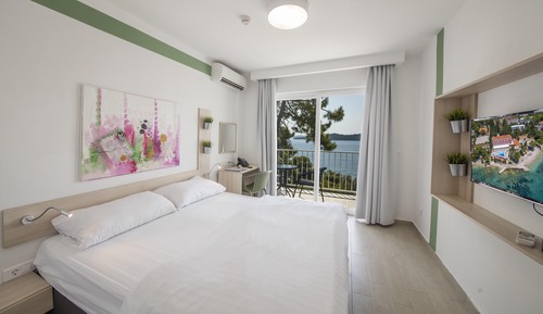 Comfort double room with seaside balcony