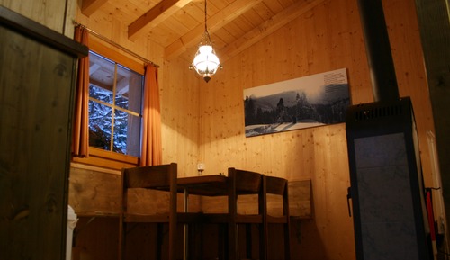 Bungalow, Shared Bathroom