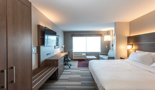 Suite, 1 King Bed, Accessible (Mobility, Accessible Tub)
