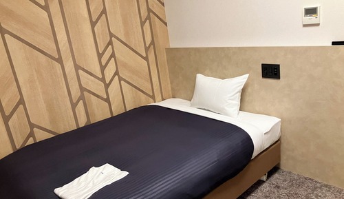Double Room, Smoking (Compact)