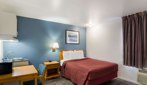 Standard Room, 1 Queen Bed, Non Smoking (2 Burner Cooktop)