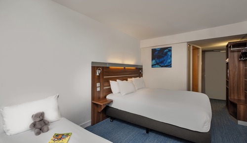 Standard Room, 1 Queen Bed with Sofa bed