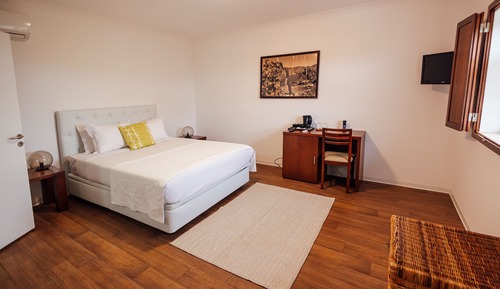 Family Room, Connecting Rooms