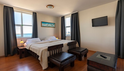 Triple Room with Hot Tub and Sauna Access