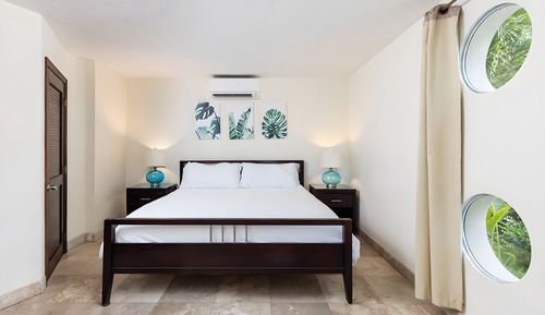 Royale Deluxe Sea View Suite