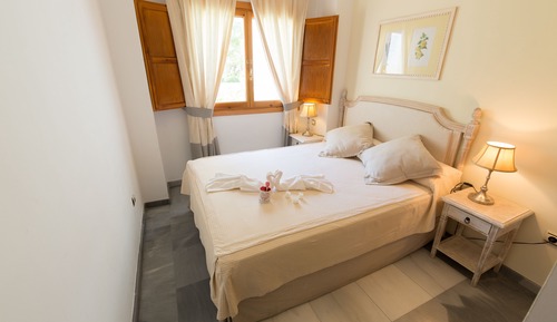 Deluxe Room, 1 Bedroom (with living room)