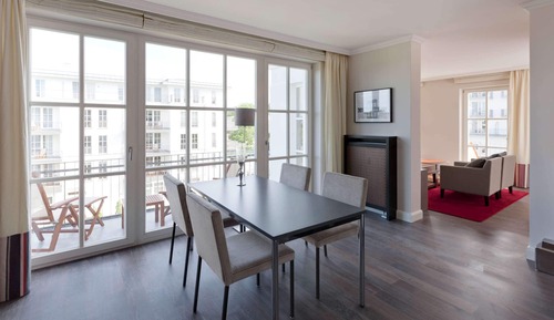 Deluxe Suite