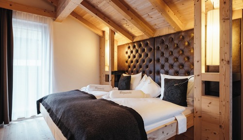 Deluxe Suite (for 4 people)