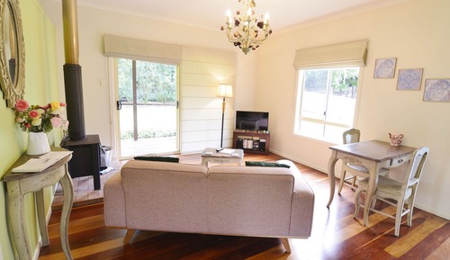 Luxury Cabin, 1 Queen Bed, Kitchenette (1brm Studio)