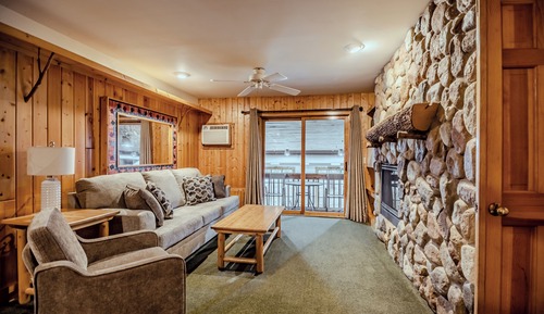 Studio Suite, 1 Bedroom, Non Smoking, Poolside