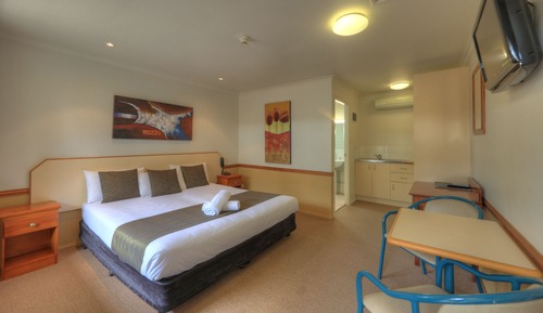 Executive Room, 1 King Bed, Non Smoking, Kitchenette (EXECUTIVE ROOM)