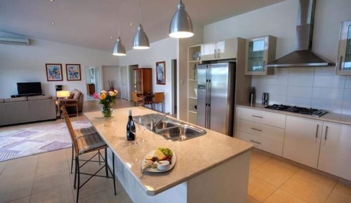 Standard Suite, 2 Bedrooms, Non Smoking, Kitchen (Villa Internet Special)