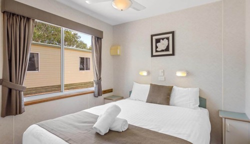 Standard 2 Bedroom Cabin - Sleeps 4