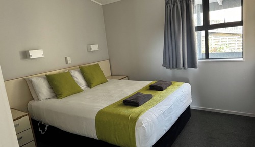 One Bedroom Apartment 