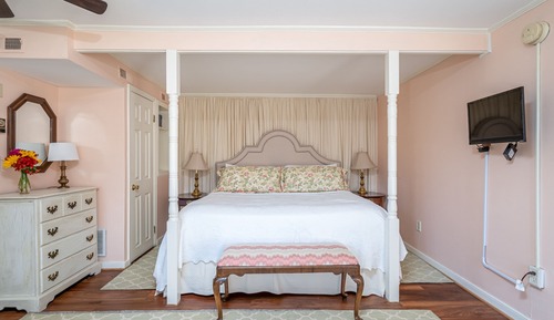 The Dogwood Suite