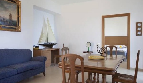 Triple Room, Annex Building