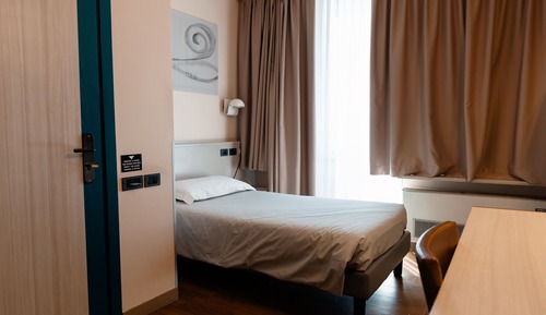 Business Single Room