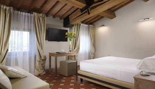 Room (Prestige Country)