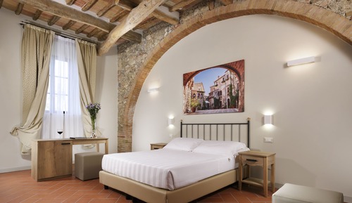 Superior Room (Country)