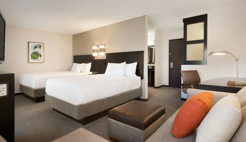 Room, 2 Queen Beds, Accessible, Bathtub