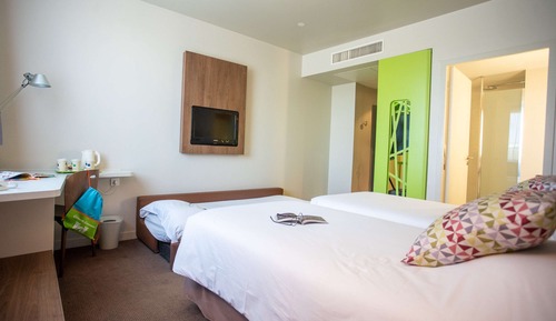 Room, 3 Twin Beds