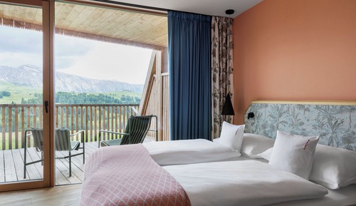 Design Double Room, Mountain View, Mountainside (Monocular)
