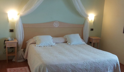 Superior Double Room, Pool View (Ciel de Lit)