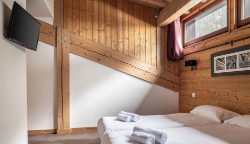Duplex, Multiple Beds (2 Bedrooms)