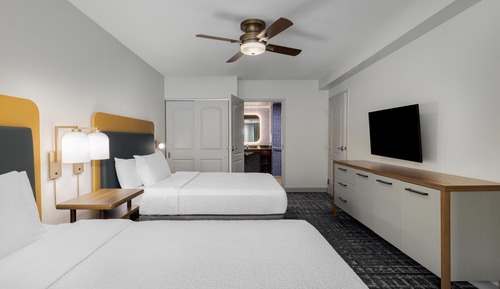 Suite, 2 Queen Beds, Accessible, Bathtub
