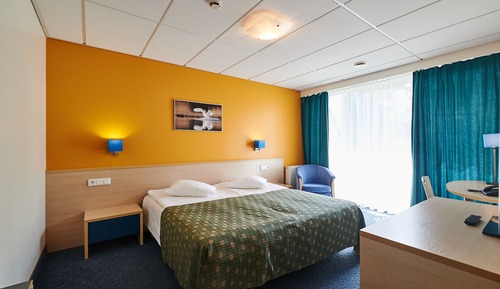 Standard Twin Room (Castle View)