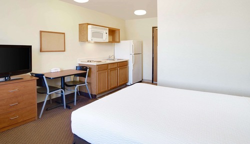 Room, 1 Queen Bed with Sofa bed, Accessible, Smoking