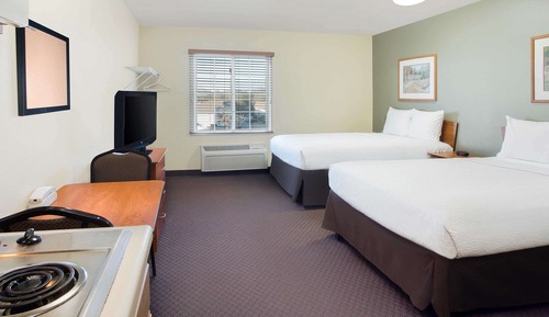 Suite, 2 Queen Beds, Accessible, Smoking