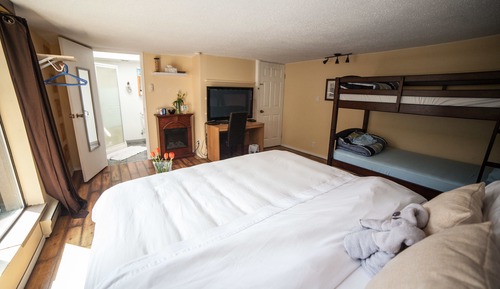 East Suite