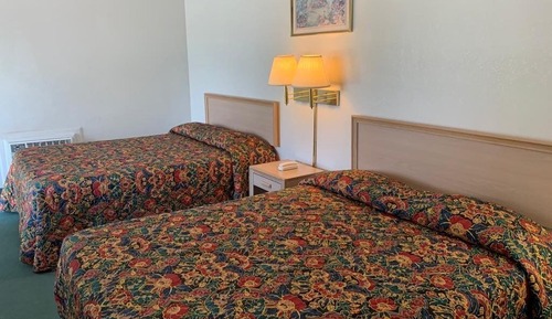 Two queen beds non smoking