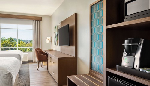 Standard Room, 2 Queen Beds, Accessible Bathtub (Communications)