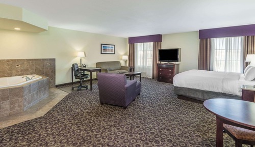 Studio Suite, 1 King Bed with Sofa bed, Non Smoking, Jetted Tub