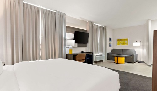 Suite, 1 King Bed with Sofa bed, Accessible, Non Smoking