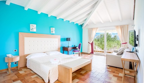 Deluxe Quadruple Room