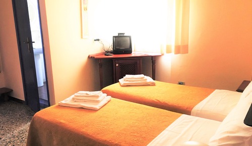 Economy Double Room Single Use, 1 Double Bed
