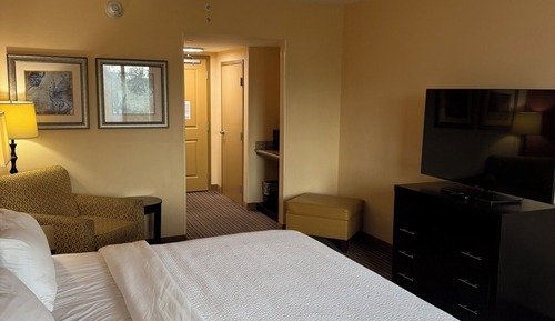 Standard Room, 1 King Bed
