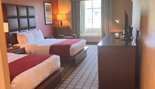 Room, 2 Queen Beds, Non Smoking (Larger Unit)