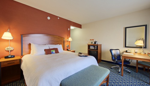 Suite, 1 King Bed, Accessible, Non Smoking