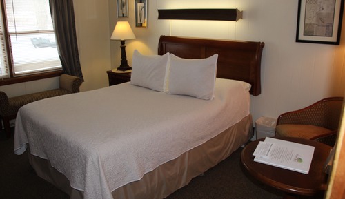Standard Single Room, Ensuite (14 -1 Queen size bed)